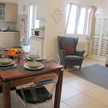 Casa Amelida Apartment Lecce Bagian luar foto