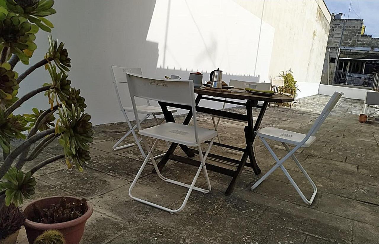 Casa Amelida Apartment Lecce Bagian luar foto